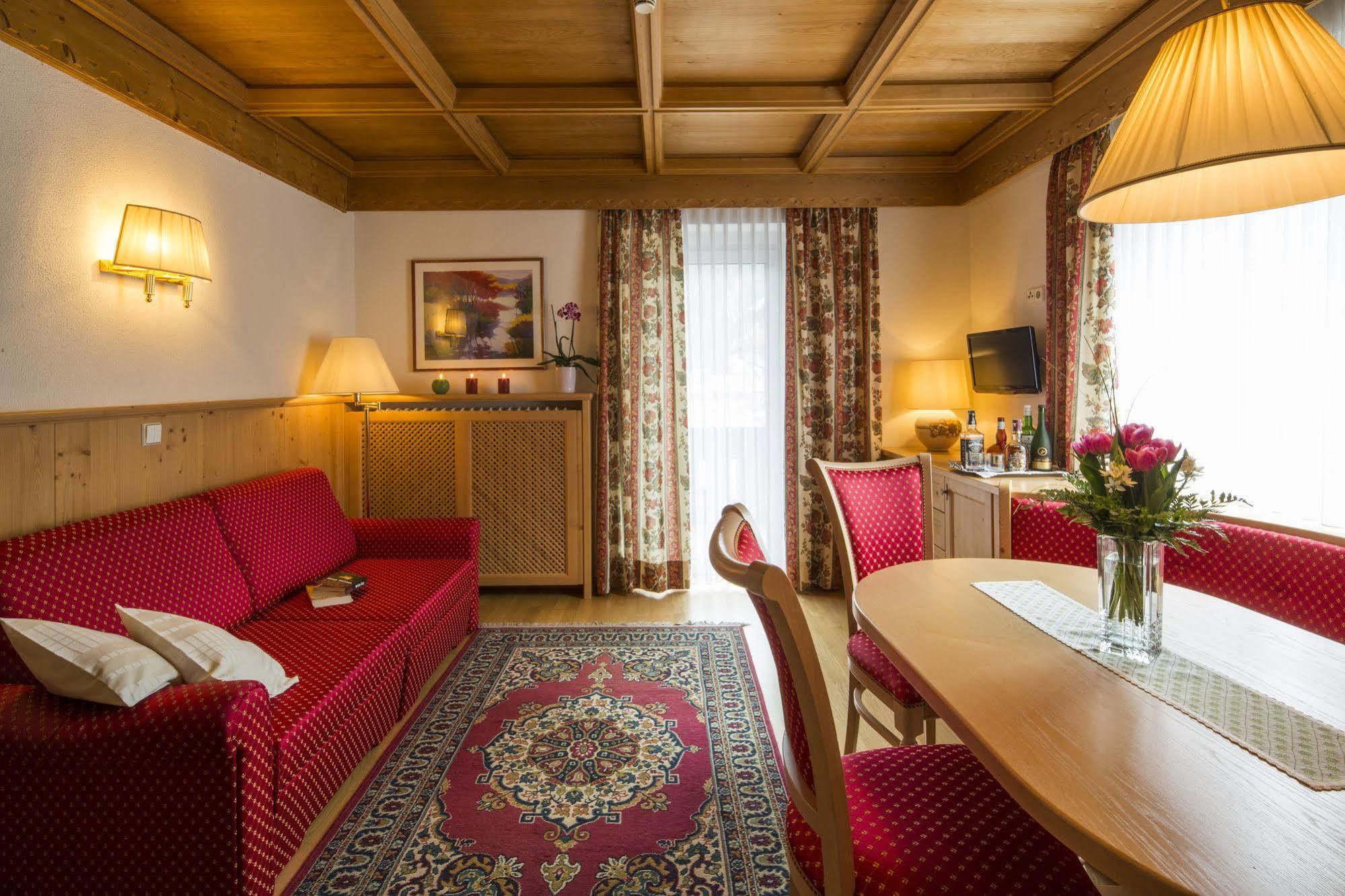 Dolomites Wellness Hotel Savoy La Villa  Extérieur photo