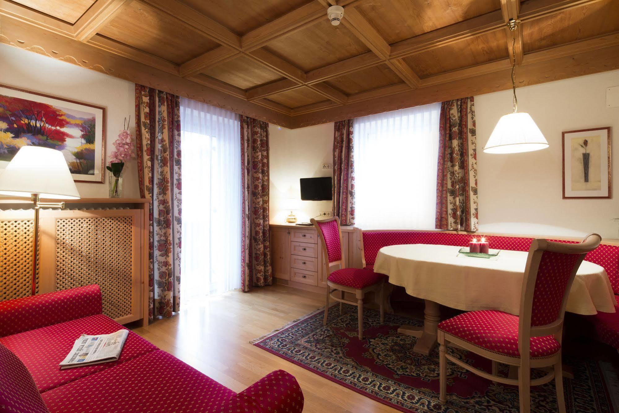 Dolomites Wellness Hotel Savoy La Villa  Extérieur photo